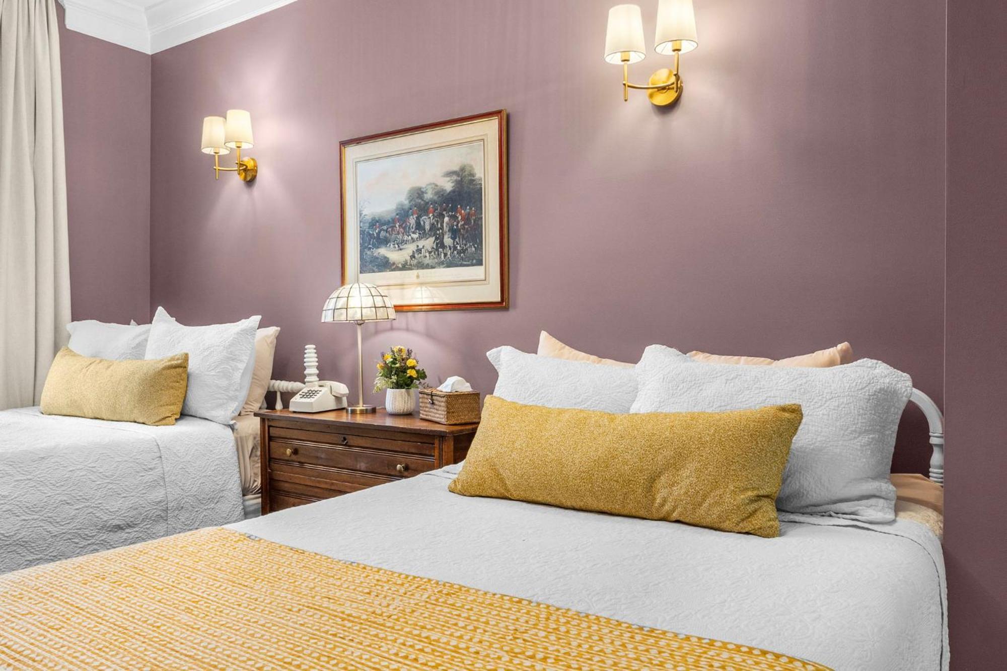 Leesburg Colonial Inn ภายนอก รูปภาพ